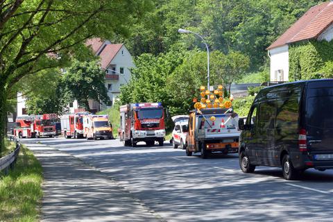 Ein kompletter Löschzug der Freiwilligen Feuerwehr Heppenheim-Mitte rückte in der Siegfriedstraße an. Dagmar Jährling