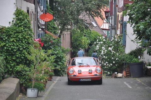 Ein älterer Porsche, aufgenommen in der Heppenheimer Schunkengasse. Archivfoto: AMC Starkenburg