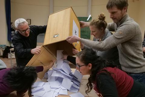 Die Auszählung der Stimmzettel war gegen 19.15 Uhr beendet.