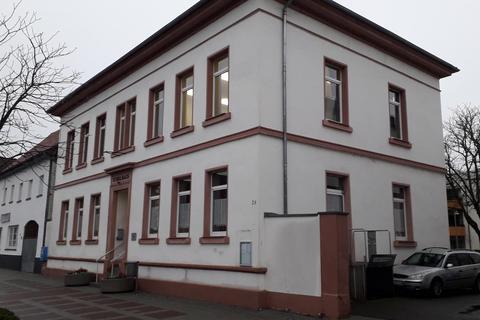 Die Alte Schule in der Römerstraße ist ein wichtiger Standort für die Lampertheimer Seniorenarbeit.