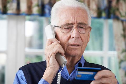 Gerade Senioren sind oft das Ziel von betrügerischen Telefonanrufen. Symbolfoto: Fotolia/highwaystarz