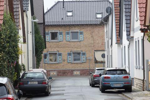 Künftig kontrollieren Stadtpolizisten, wie geparkt wird (hier die Ludwigstraße). Archivfoto: Th.Gutschalk