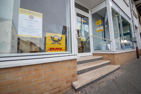 Die Postfiliale in der Ernst-Ludwig-Straße ist für alte und eingeschränkte Personen nur schwer zugänglich. Foto: Thorsten Gutschalk