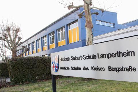 Die Elisabeth-Selbert-Schule (ESS) Lampertheim bietet schulische Ausbildungen für Fremdsprachensekretäre. Archivfoto: Gutschalk