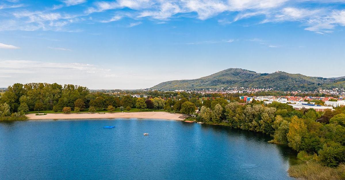 13 Pfarrer und 50 Täuflinge am Bensheimer Badesee