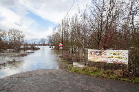 Das Gelände der "Rheinfähre" in Nordheim war bereits im Frühjahr von Hochwasser betroffen, wie dieses Foto zeigt. Foto: Thorsten Gutschalk
