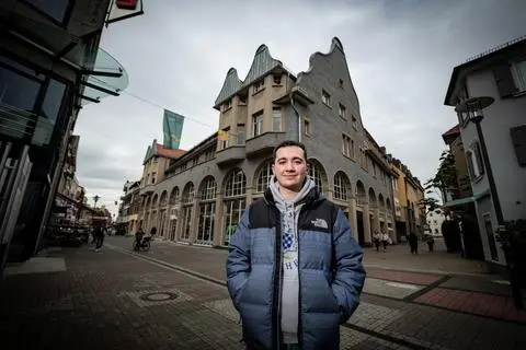 Für Behördengänge müssen die Heppenheimer aktuell noch ins Rathaus am Marktplatz oder ins Stadthaus in der Fußgängerzone (Foto). Geht es nach dem Kreisvorsitzenden der Jungen Liberalen, Ole Wilkening, wird sich dies bald ändern. Denn er wünscht sich unter anderem eine stärkere Digitalisierung der Behörden.