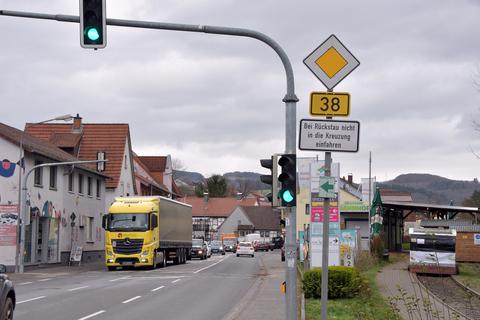 Die B38, hier bei Mörlenbach, ist eine viel befahrene Straße. Hin und wieder passieren auch Unfälle.