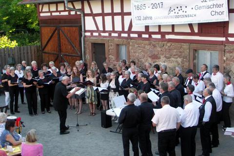 Viele musikalische Gruppen unterstützen den Sängerbund Zotzenbach beim Serenadenkonzert.Foto: Sängerbund  Foto: Sängerbund