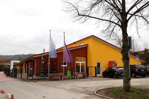 Der evangelische Kindergarten Am Ölgärtchen könnte, so der Vorschlag der Energiegenossenschaft Odenwald, um Platz für zwei weitere Gruppen erweitert werden. © Katja Gesche