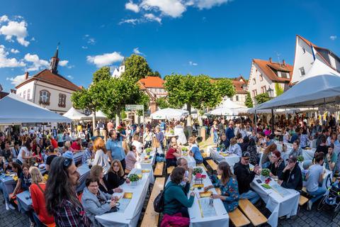Ein beliebter Treffpunkt ist das Weinfest in Zwingenberg. Archivfoto: Sascha Lotz