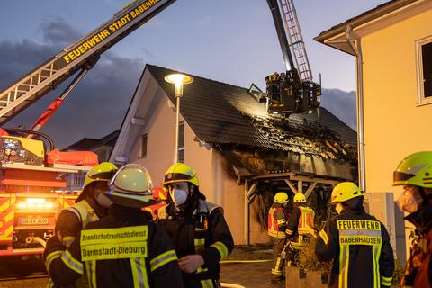 Die Feuerwehr vor Ort in Harpertshausen.  Foto: 5vision.media 