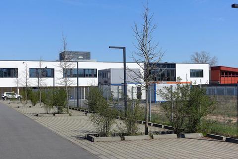 Knapp 13 Millionen Euro kostet das Multifunktionsgebäude an der Joachim-Schumann-Schule. Foto: Michael Prasch