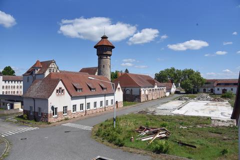 Zum neuen Stadtquatier: Aus der Babenhäuser Kaserne sollen die Kaisergärten entwickelt werden. Foto: Ursula Friedrich