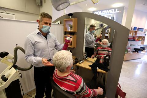 Friseur-Wiedereröffnung in Dieburg: „Der Run war gewaltig“