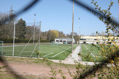 Die Fußballplätze des FV Eppertshausen sowie das Sportzentrum der Gemeinde sind bis auf Weiteres gesperrt. Foto: Melanie Schweinfurth