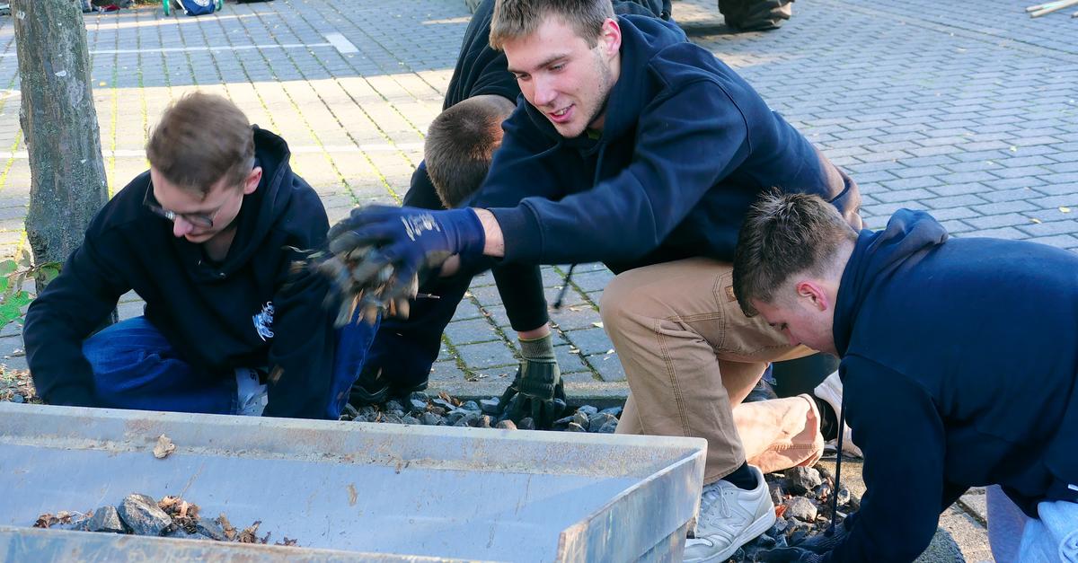Erzhausen räumt den Schotter weg