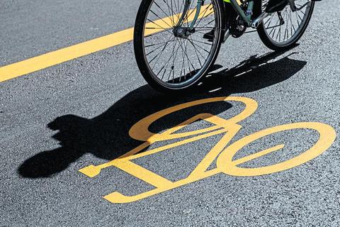 Die Griesheimer sollen sich auf Wunsch der Stadtverwaltung rege an der ADFC-Umfrage zum „Fahrradklima-Test“ beteiligen. Symbolfoto: dpa