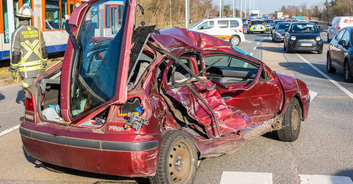 Schwerer Unfall Mit Straßenbahn In Griesheim