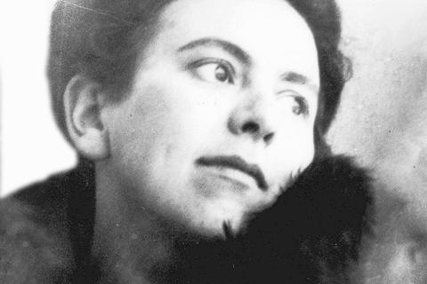 Die Autorin Elisabeth Langgässer war von 1920 bis 1928 Volksschullehrerin in Griesheim. Ihr Werk „Grenze: Besetztes Gebiet“ spielt im Jahr 1923, als Griesheim noch in der französischen Besatzungszone lag. 