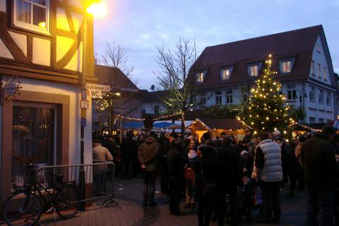 Nach zwei Jahren Pause gibt es wieder einen Weihnachtsmarkt in Griesheim. Archivfoto: SWL