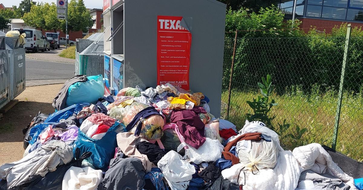 Vermüllte Altkleidercontainer in Groß-Umstadt werden zum Ortsproblem