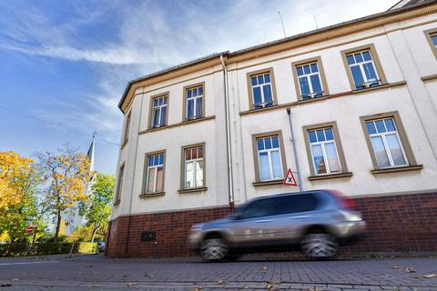 Die Alte Schlossschule in Gräfenhausen wurde 1839 erbaut. Nun soll das denkmalgeschützte Gebäude eine städtische Kita werden. Foto: Marc Wickel