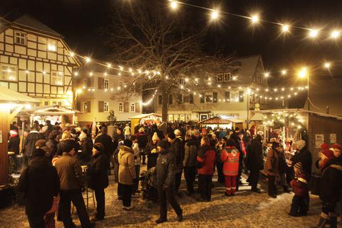 Weihnachtliche Stimmung auf dem Dorfplatz in Neunkirchen wird auch in diesem Winter nicht aufkommen. Archivfoto: Karl-Heinz Bärtl