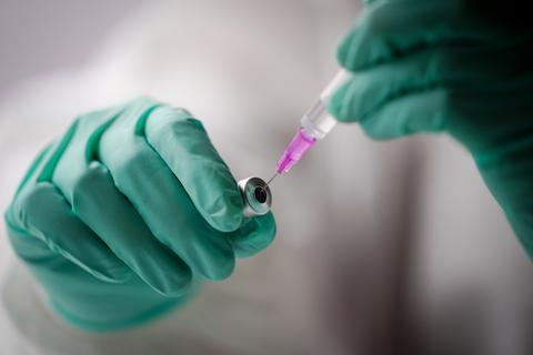 Das Gesundheitsamt für die Stadt Darmstadt und den Landkreis Darmstadt-Dieburg bietet ab sofort Corona-Impfungen mit den an Omikron angepassten Impfstoffen an. Foto: dpa