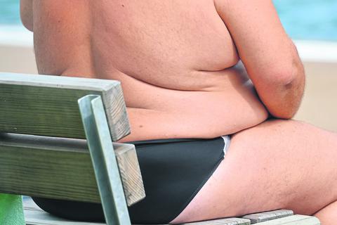 Menschen mit Übergewicht haben ein höheres Risiko, an Darmkrebs zu erkranken. 