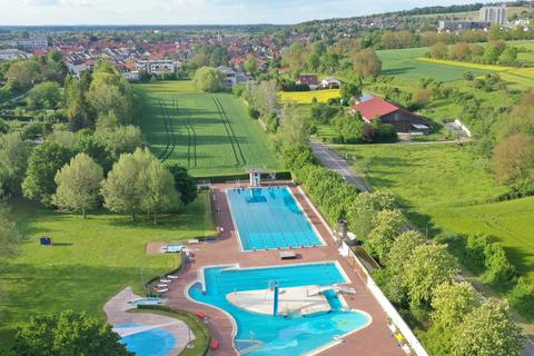 Das Groß-Umstädter Schwimmbad. Voraussichtlich werden nach der Saison 2022 die Abrissarbeiten beginnen. Archivfoto: Klaus Holdefehr
