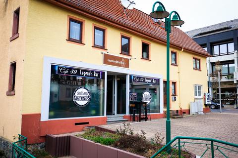 Im Dezember hat die „Legends Bar” im ehemaligen Café 39 an der Modau in Ober-Ramstadt eröffnet. Foto: Guido Schiek / VRM Bild