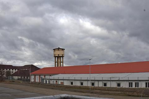 Das Boardinghouse auf dem ehemaligen Kasernengelände in Babenhausen (links) soll erneut zur Unterbringung von Kriegsflüchtlingen dienen. Foto: Ursula Friedrich