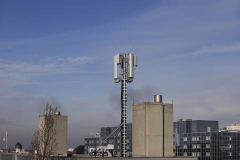 Der 5-G-Sendemast ist Teil der Telekom-Modellregion, die in Darmstadt eingerichtet wurde. Schon jetzt wird 5 G im Gewerbe genutzt. Die Bürgerinitiative für ein strahlungsarmes Mühltal ist gegen den Ausbau des 5G-Netzes in Mühltal. Archivfoto: Andreas Kelm