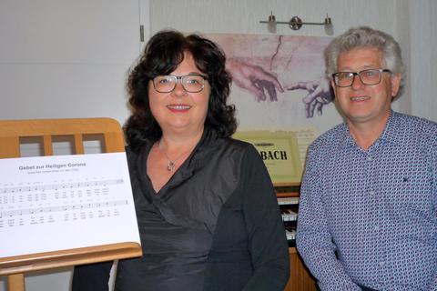 Norbert und Susanne Müller haben das Bittgebet an die Heilige Corona für die Präsentation auf Youtube eingespielt. Foto: Klaus Holdefehr