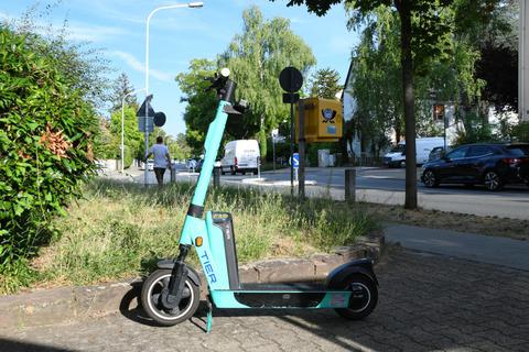 In Darmstadt sind sie schon gang und gäbe, jetzt will auch Münster E-Scooter anbieten. Foto: Jens Dörr