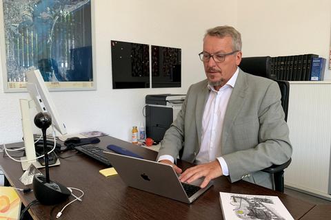 Der Schulleiter der Ober-Ramstädter Georg-Christoph-LIchtenbergschule, Dirk Karl Pilgram, geht ins Ausland. Foto: Tobias König