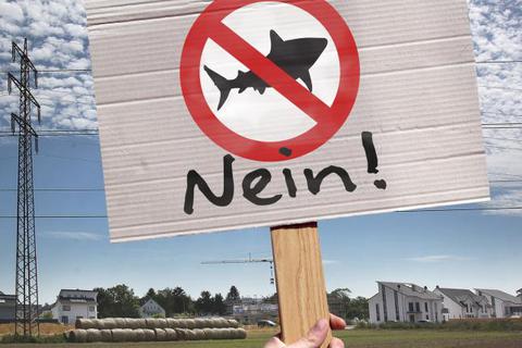 Tierschutzverbände fordern von Pfungstadts Bürgermeister die Pläne für das Hai-Aquarium zu stoppen. Foto: Karl-Heinz Bärtl 