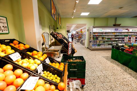 Der Nahversorger "Frische-Markt" im Roßdörfer Ortszentrum hat ein umfangreiches Angebot an Lebensmitteln.