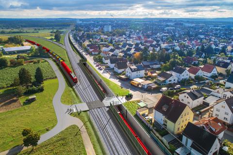 Die Visualisierung zeigt, wie Güterzüge in Weiterstadt entlang der Arheilger Straße an die ICE-Neubaustrecke geleitet werden sollen.