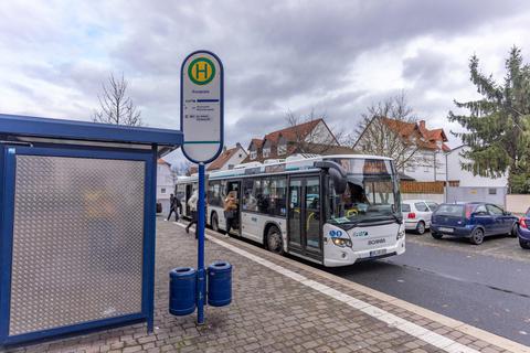 Ab dem 12. Dezember dieses Jahres wird Gräfenhausen, wie hier am Postplatz, nicht mehr von Bussen der Linie 751 angedient. An deren Stelle fahren dann die Expressbuslinien X14 und X15. Foto: Marc Wickel
