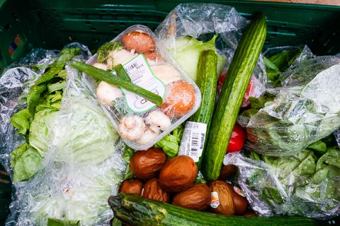 Noch verzehrbare Lebensmittel landen im Einzelhandel im Landkreis Darmstadt-Dieburg nicht im Müll. Stattdessen freuen sich die Tafeln über Lebensmittelspenden, wie etwa von Edeka Kampmann in Weiterstadt.