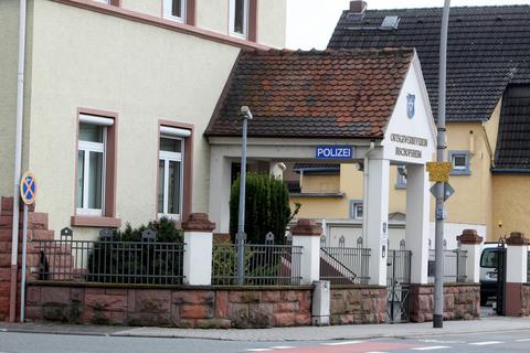 Die Polizeistation in Bischofsheim.  Archivfoto: hbz/Jörg Henkel 