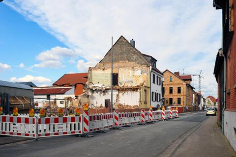 Eine rege Bautätigkeit ist im alten Worfelder Ortskern zu sehen. Foto: Vollformat/Samantha Pflug