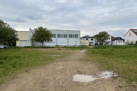 Auf dem alten Sportplatz des TV Büttelborn könnte eine neue Sporthalle entstehen. Marc Schüler