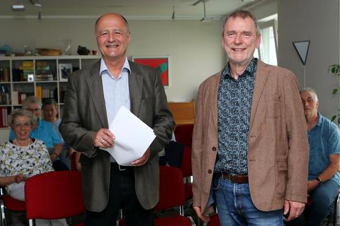 Norbert Franz (links) und Hans-Jürgen Müller, hessischer Landtagsabgeordneter der Grünen, stellten bei Lebensalter Konzepte für die Transformation zu mehr Nachhaltigkeit in der Landwirtschaft vor. Ulrich von Mengden