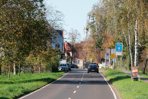 Der Ortseingang von Ginsheim: Geht es nach CDU und FDP könnten die Ginsheim-Gustavsburger Ortseingänge nach "lokal historischen" Gesichtspunkten gestaltet und damit aufgewertet werden. © Ralph Keim