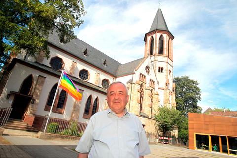 Mainspitze: Die Kirche Im Abwärtsstrudel?