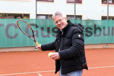 Für seinen ehrenamtlichen Einsatz in der Gustavsburger Vereinswelt hat Ralf Hesse den hessischen Landesehrenbrief erhalten. Foto: Ulrich von Mengden