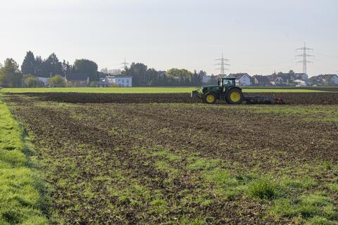 Noch können Dornheimer Landwirte ihre Flächen wie gewohnt bewirtschaften. Sobald die Ortsumgehung gebaut ist, ändert sich das. Zudem sehen sich die Landwirte auch durch andere Infrastrukturprojekte belastet.